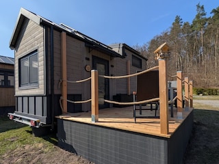 Terrasse und Außenansicht