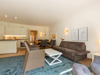 Wohnzimmer mit hochwertigem Schlafsofa