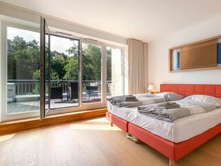 1. Schlafzimmer mit Südbalkon