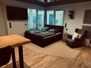 dd85ee94-cd9d-4c65-9ad9-e43d1ea66dbe