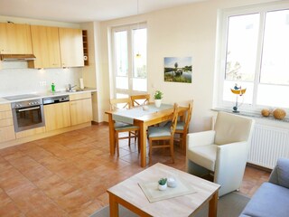 Appartementhaus Linquenda 11 - Meeresrauschen - Essbereich - offene Küche