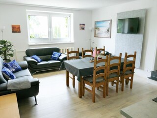 Wohnzimmer / Essbereich