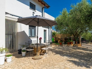 Ferienhaus Peruški Außenaufnahme 4