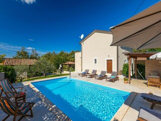 Ferienhaus Beram Außenaufnahme 7