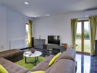 Villa Beram Features 24