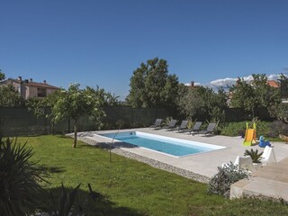 Appartement Galižana Buitenaudio-opname 9