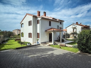 Appartement Galižana Buitenaudio-opname 11