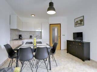 Apartment Galižana Ausstattung 19