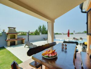 Villa en Pula con playa de mar