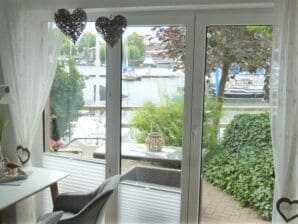 Holiday apartment Marina Pier 96 - Ferienwohnung 3 Zimmer Hafenblick