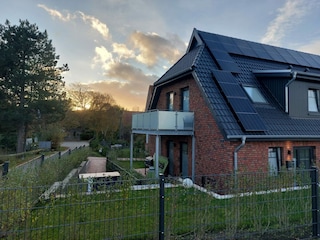 Eingezäuntes Grundstück & Garten