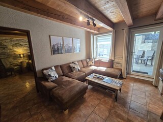 Wohnbereich mit Terrassenausgang