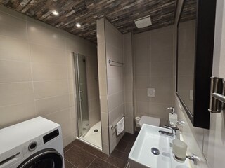 Bad mit Waschtrockner