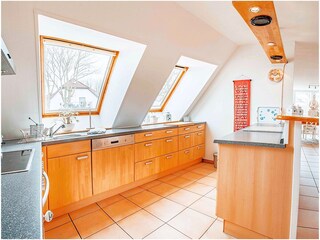 offene voll ausgestattete Wohnküche 1. DG