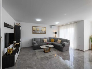 Apartment Kaštel Stari Features 8