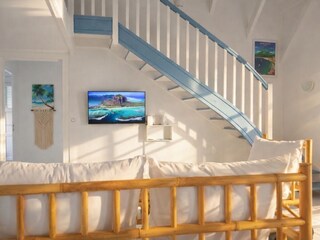 Wohnzimmer mit Treppe - Hochparterre