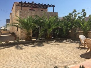 Terasse vor dem Haus