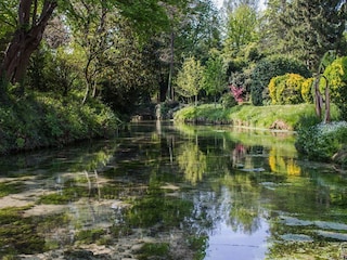 Fluss rund um den Schlosspark