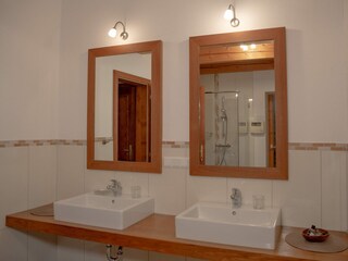 großes Bad mit Sauna