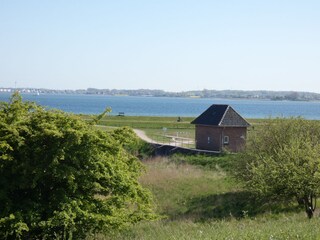 Das Pumpenhäuschen vom Galgenberg aus