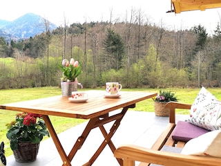 inmitten der Natur auf der Terrasse