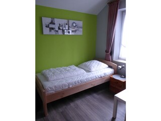 Schlafzimmer 2/3