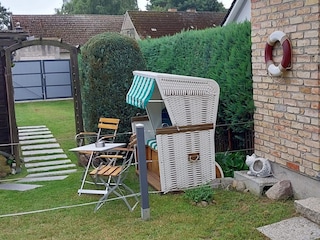 Sitzplatz mit Strandkorb