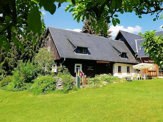 Ferienhaus mit Gartenplatz und Garten