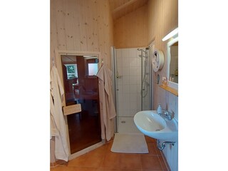 Badezimmer mit Sauna