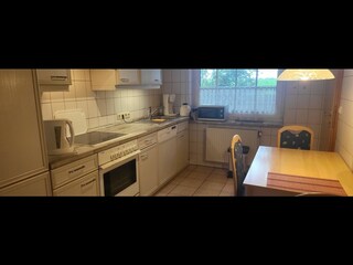 Separate Küche mit Frühstücksplatz