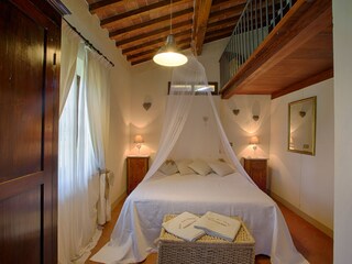 Schlafzimmer mit Doppelbett