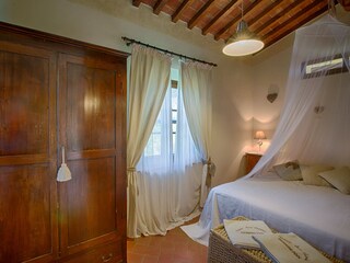 Schlafzimmer mit Doppelbett