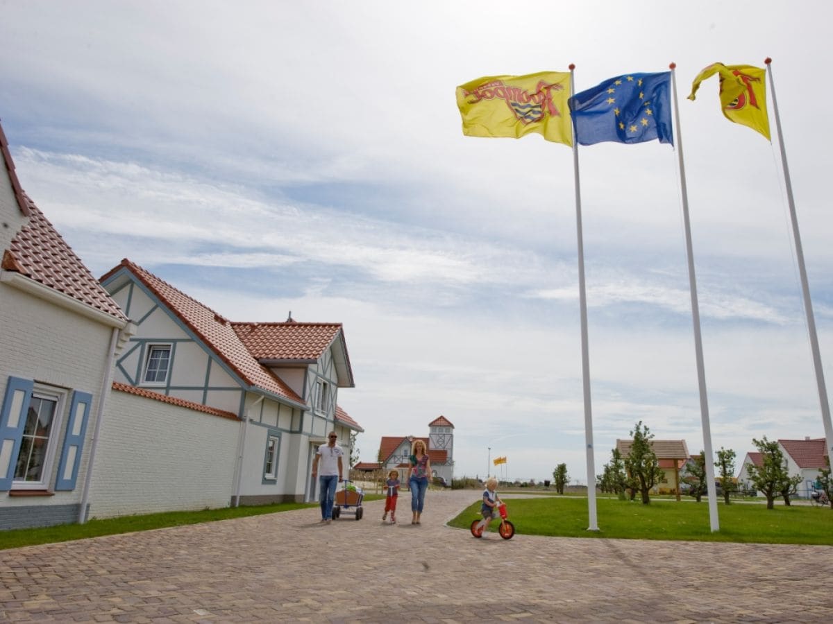 Die Einfahrt von Noordzee Residence Cadzand-Bad