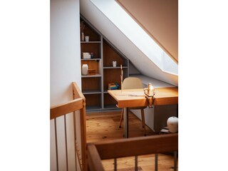 Schreibtisch mit Arbeitsplatz