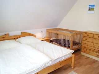 SZ mit Kinderbett