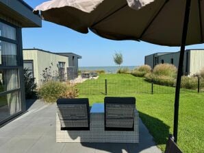 Chalet Sonnenplätzchen mit Zaun Zweite Reihe Haus Nr. 229