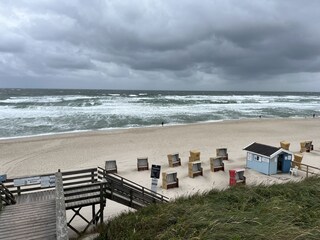 Strandübergang bei Sturm