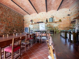 Es gibt Olivenöl aus eigenem Bio-Anbau