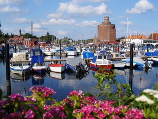 Alte Fischerstadt Eckernförde in ca. 14km Entfernung.