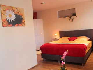 Schlafzimmer 2