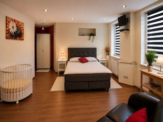 Schlafzimmer 3 – mit Kinderbett