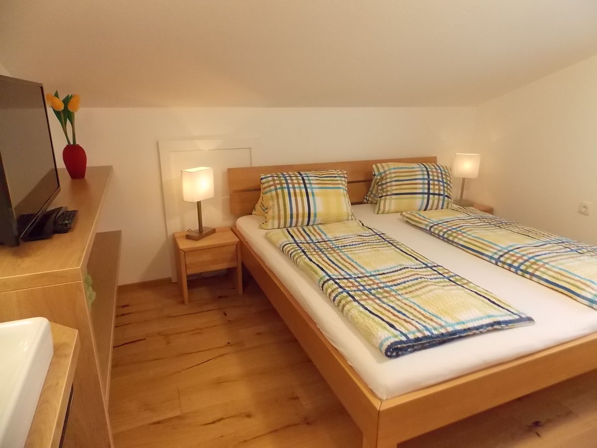 Ferienwohnung Kröll, Tirol· Zillertal· Mayrhofen Hippach Ferienwohnung Kröll, Tirol· Zillertal· Mayrhofen Hippach