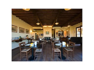 Frühstücksraum und Bar