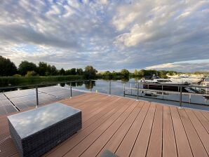 Exklusives Hausboot - Sauna, Sonnendeck & privates Beiboot