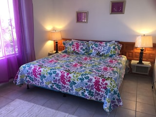 Schlafzimmer 1