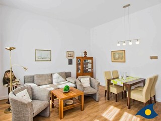 Wohnzimmer mit Sitzmöglichkeiten