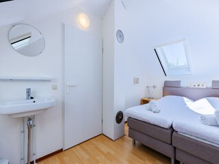 Holiday house Vlissingen Features 28