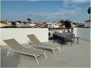 Loungeset and tanningbeds on the solarium