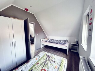 Schlafzimmer 2
