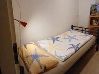 Einzelbett 90x200cm (ein Etagenbett kommt neu)